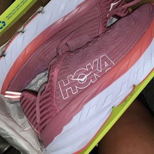 Hoka women’s 9 bondi 6 running shoe